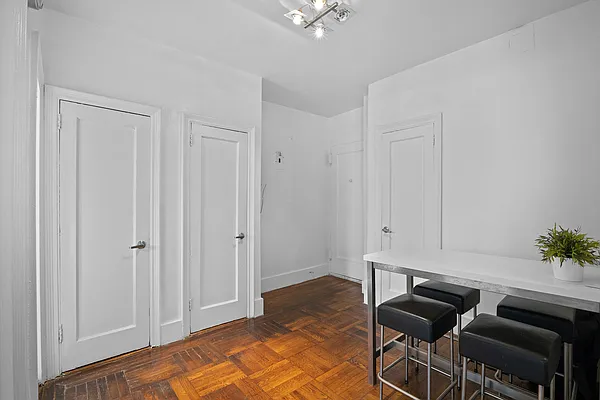 Sold by HomeDax Real Estate | media 6