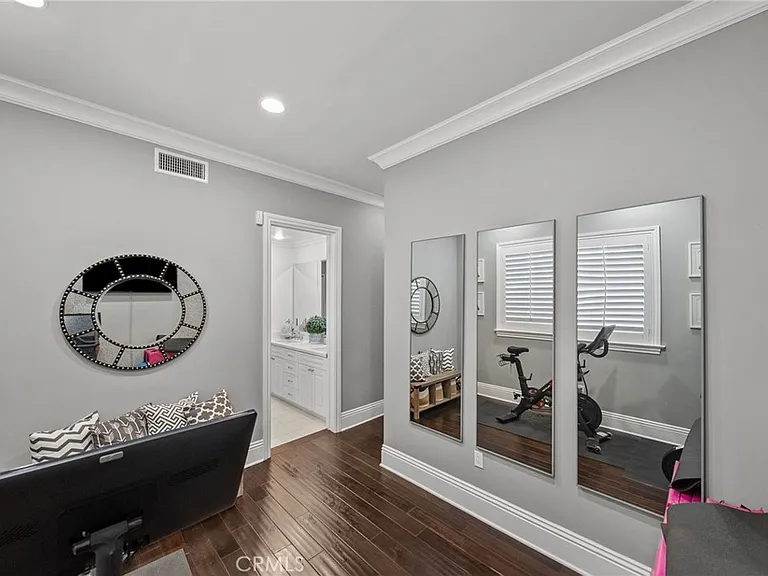 4917 Edgerton Ave — Photo 29