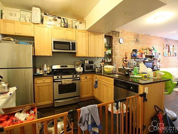 3rd image of 325 E 64th St APT 204