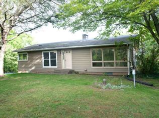 8463 E Wolf Rd, Bellevue, MI 49021