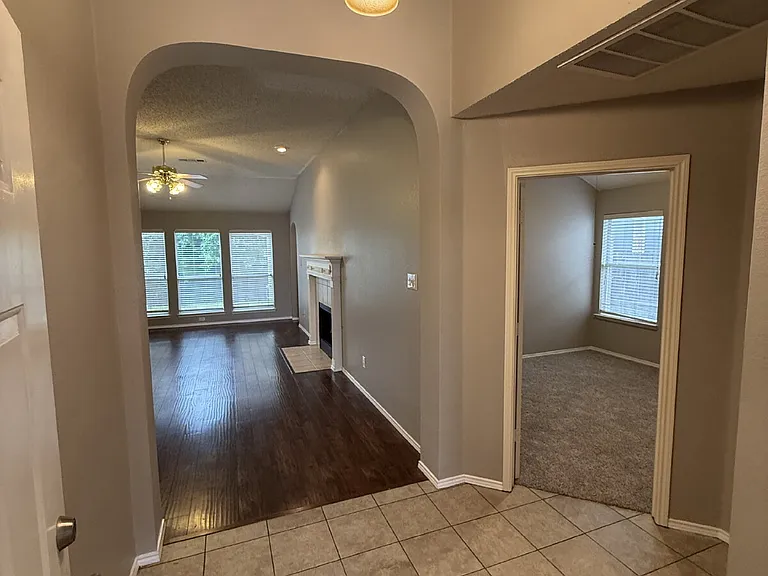 6105 Comfort Dr — Photo 3