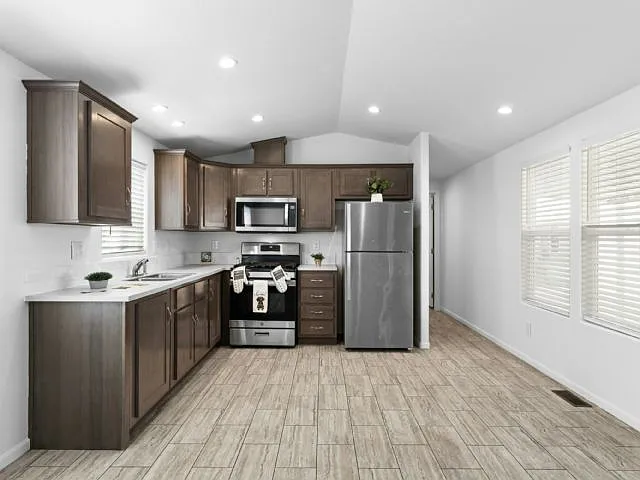 2 bed, 2.0 bath, 756 sqft, $1,450 — Photo 3