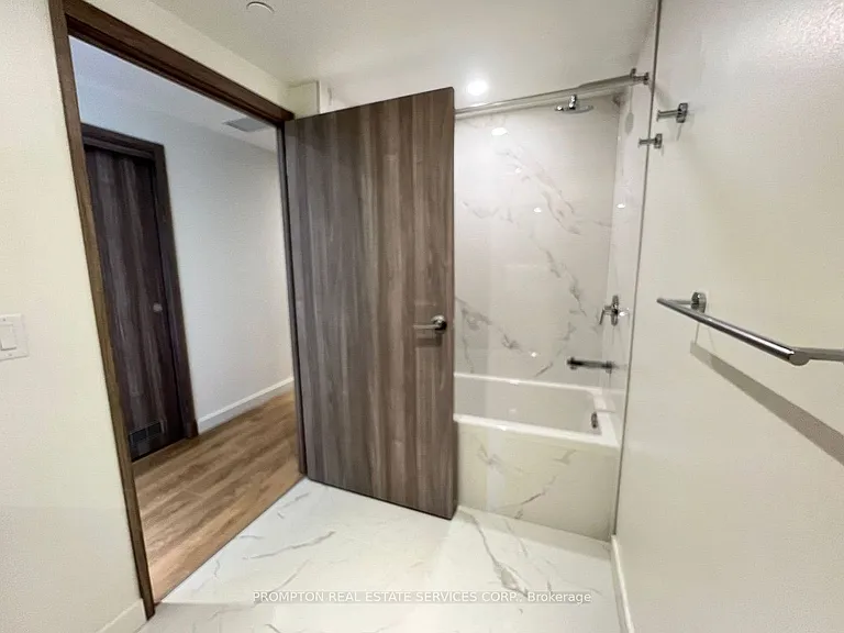 27 McMahon Dr #2012 — Photo 7