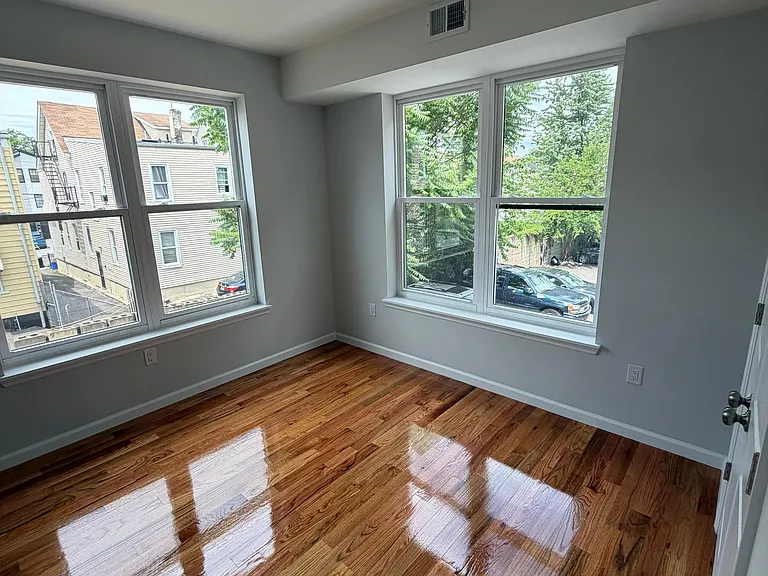 181 Munn Ave #3 — Photo 13