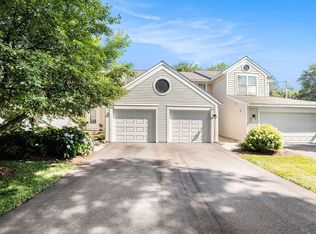 695 Sun Chase Dr, Holland, MI 49424