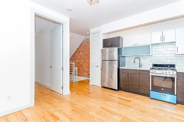 Rented by MySpaceNYC | media 13