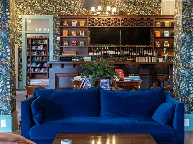 Building's Lounge