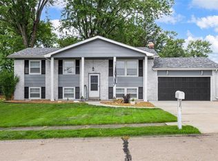 2509 Westport Ln, Saint Charles, MO