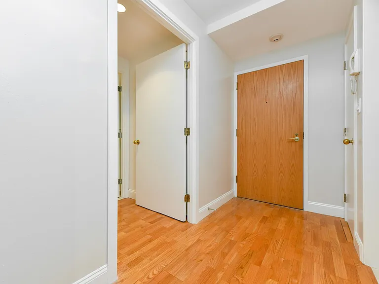 492 Beacon St #13 — Photo 16