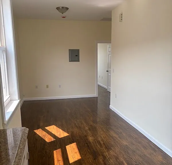 42 Hawkins St #2R — Photo 1