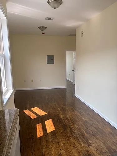 42 Hawkins St #2R Photo 1
