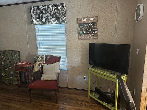 4th image of 233 Bayside Rd