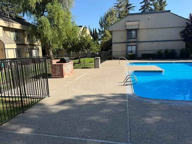 6724 Plymouth Rd #71 — Photo 24