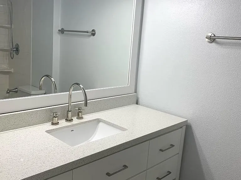 Main/Full Bathroom