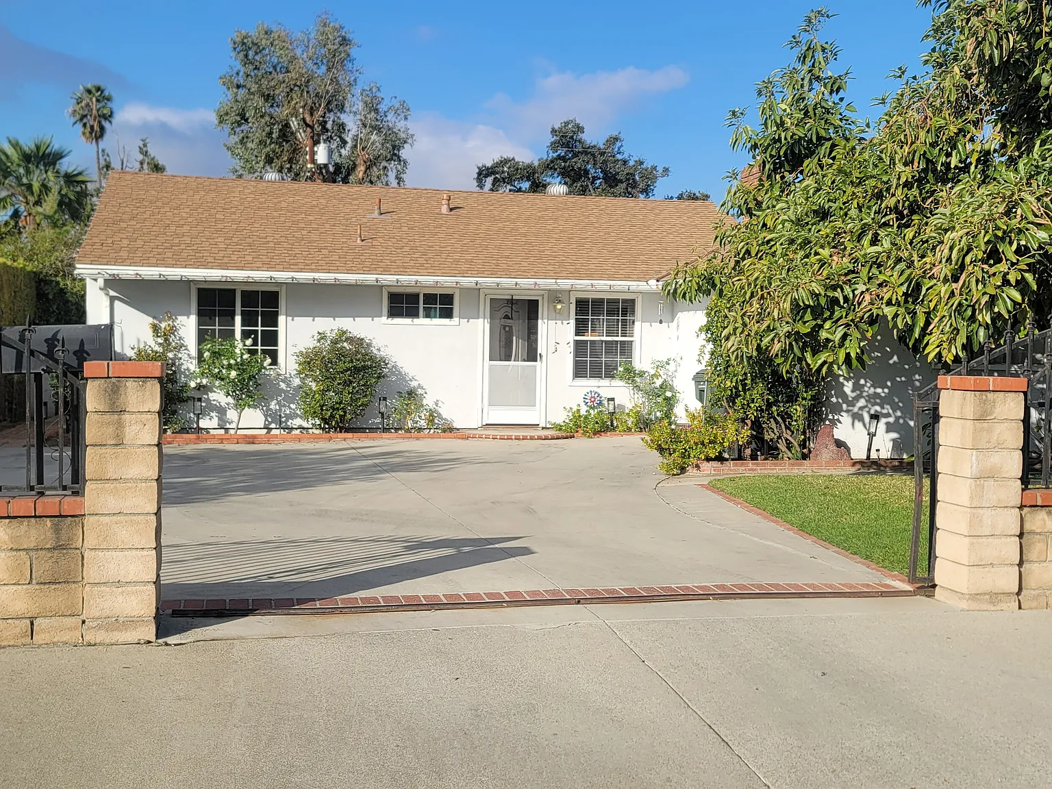 157 California Ave — Photo 2