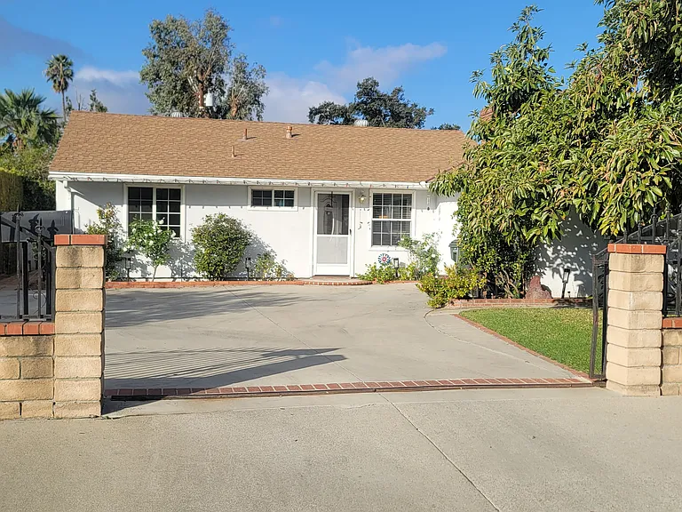 157 California Ave — Photo 7