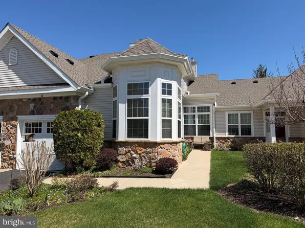 10 Dickens Dr #Int, Lawrence Township, NJ 08648