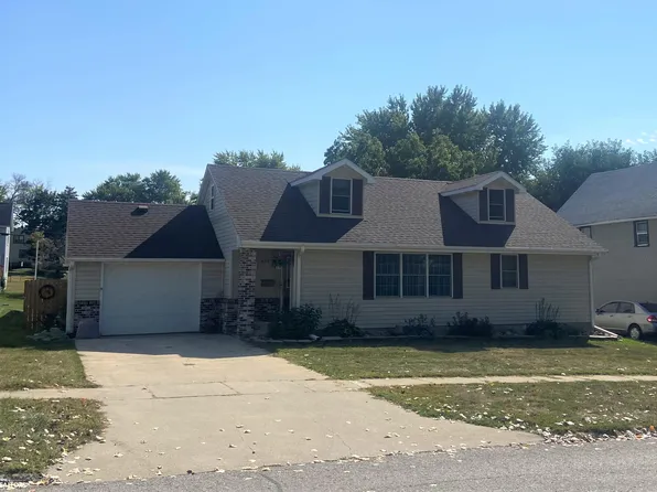416 W M St, Forest City, IA 50436