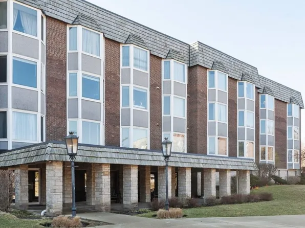 400 Thames Pkwy APT 3E, Park Ridge, IL 60068