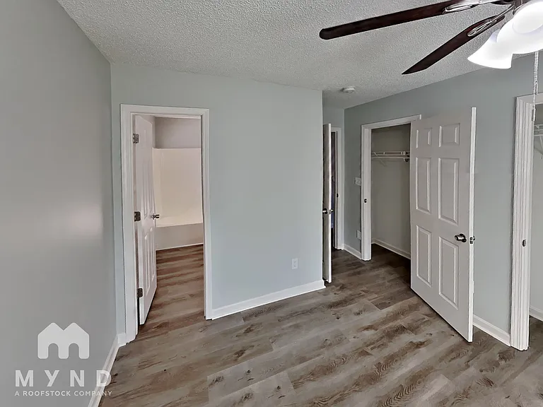 5419 Howard St — Photo 11