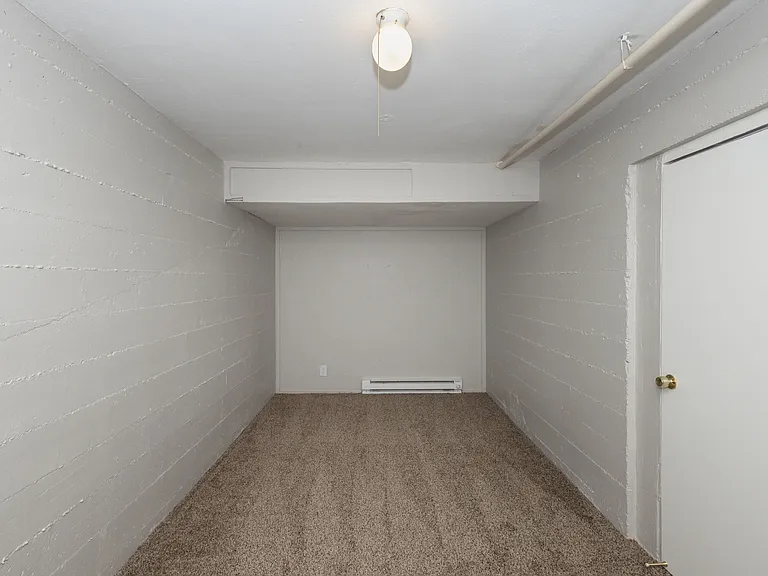 Skylark Apartments — Photo 36
