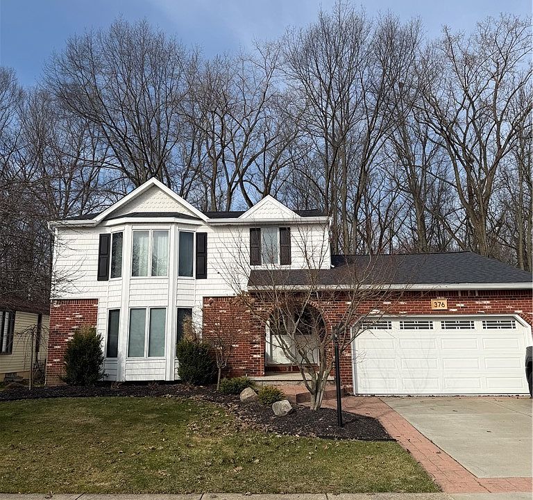 1st image of 376 Belmont Ct E