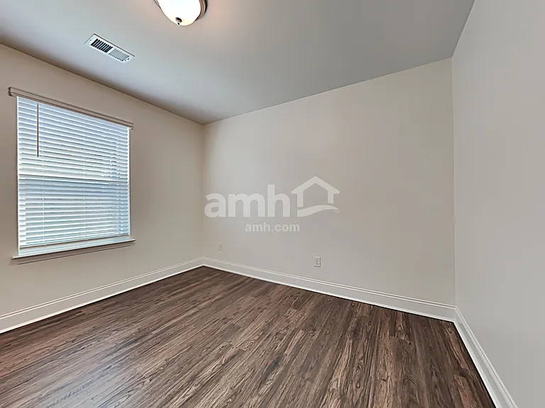 505 W Lionel Rd — Photo 24