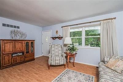 4th image of 2085 Chalmers Dr