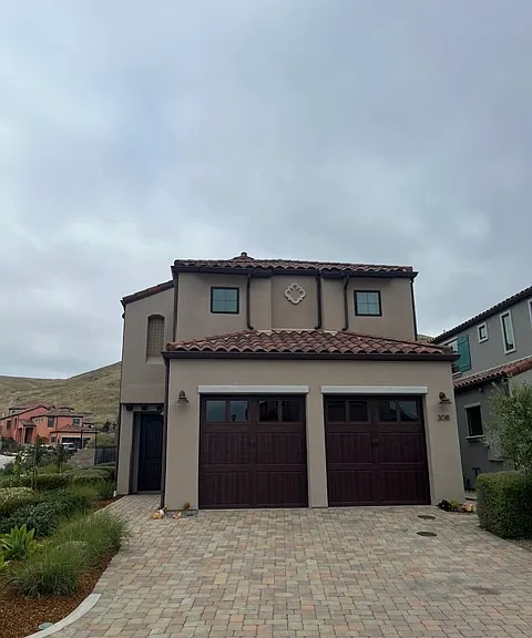 308 Tresana Ln — Photo 2