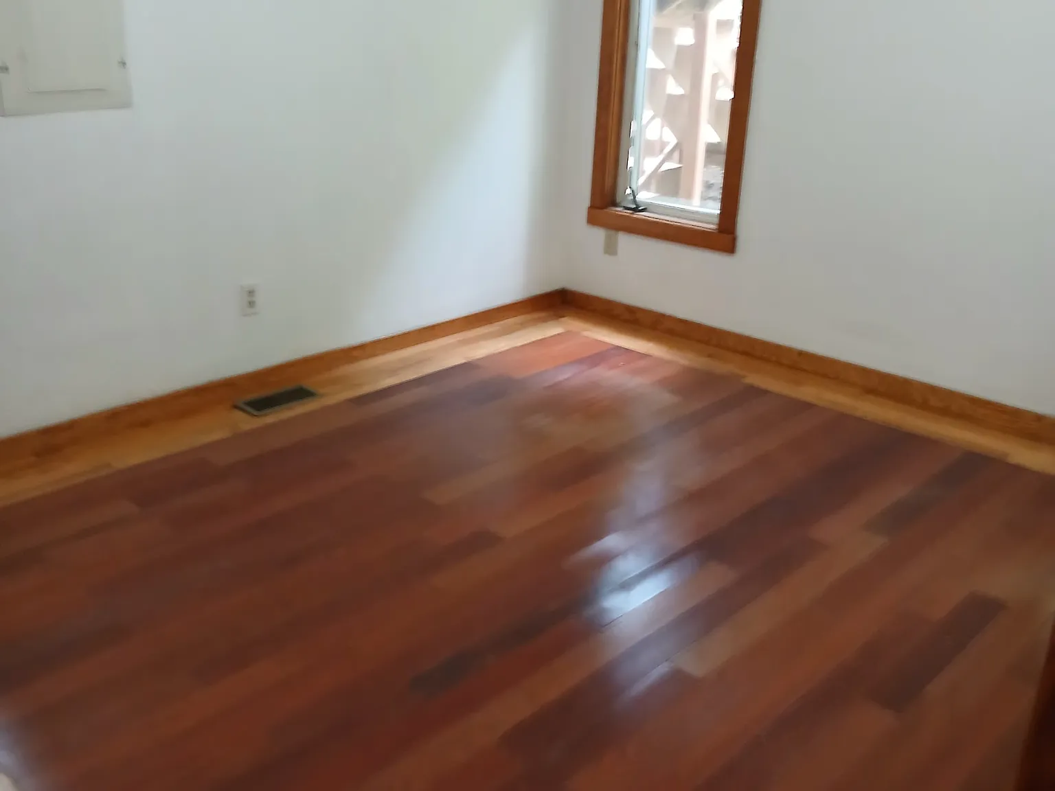 2 bed, 700 sqft, $1,600 — Photo 2