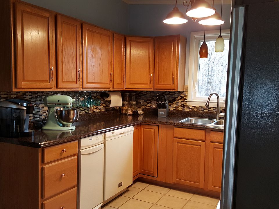 1/2 Kitchen