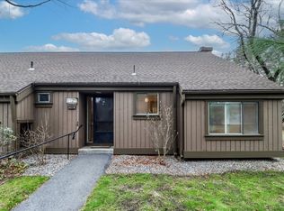 487 Heritage Vlg #B, Southbury, CT 06488