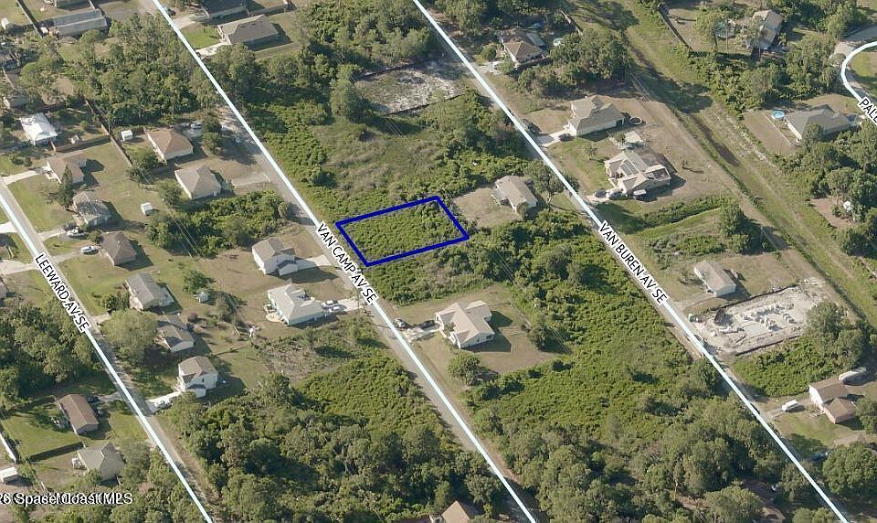 2nd image of 1499 Van Camp Ave SE