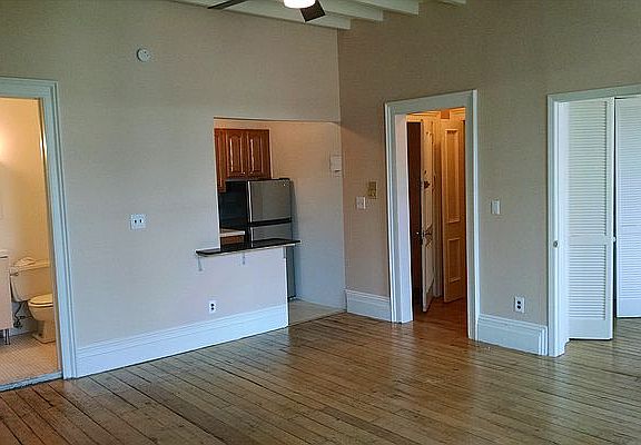 3rd image of 461 W 43rd St APT 4