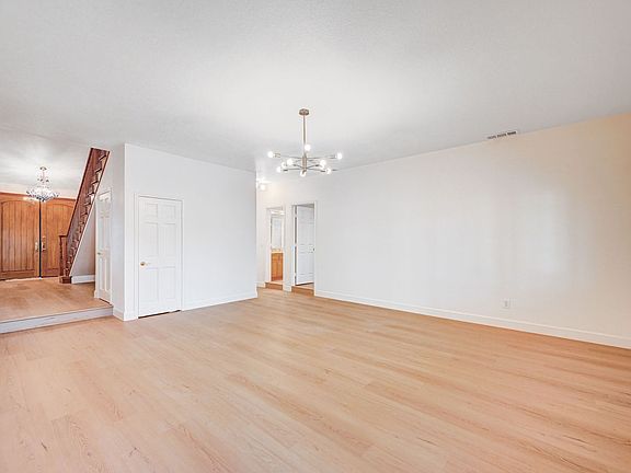 2nd image of 2916 W Oakey Blvd