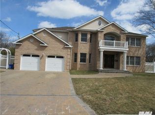 219 Frederick Ave, Babylon, NY 11702