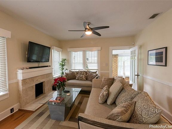 4th image of 351 10th Ave NE