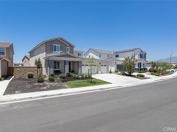 3rd image of 2388 Crater Ave