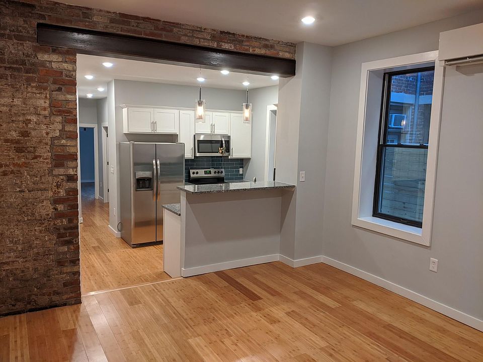 1st image of 1540 Elm St #2