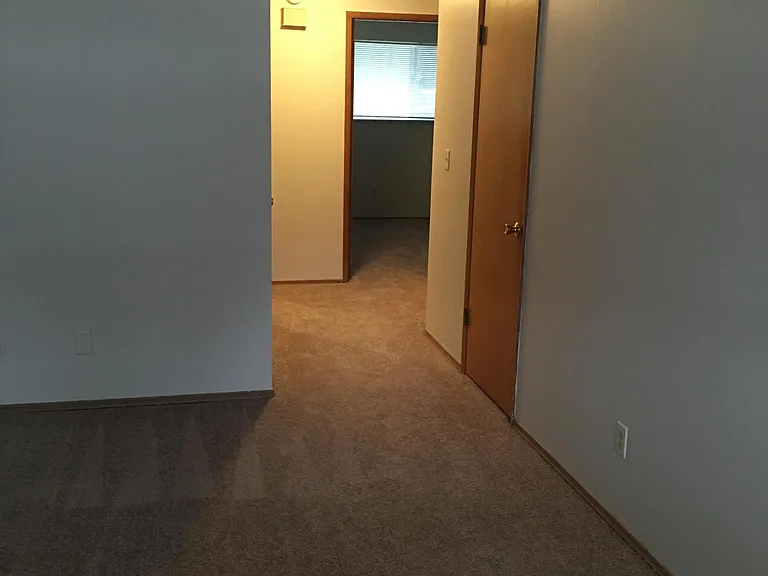1115 SE Roberts Ave — Photo 7