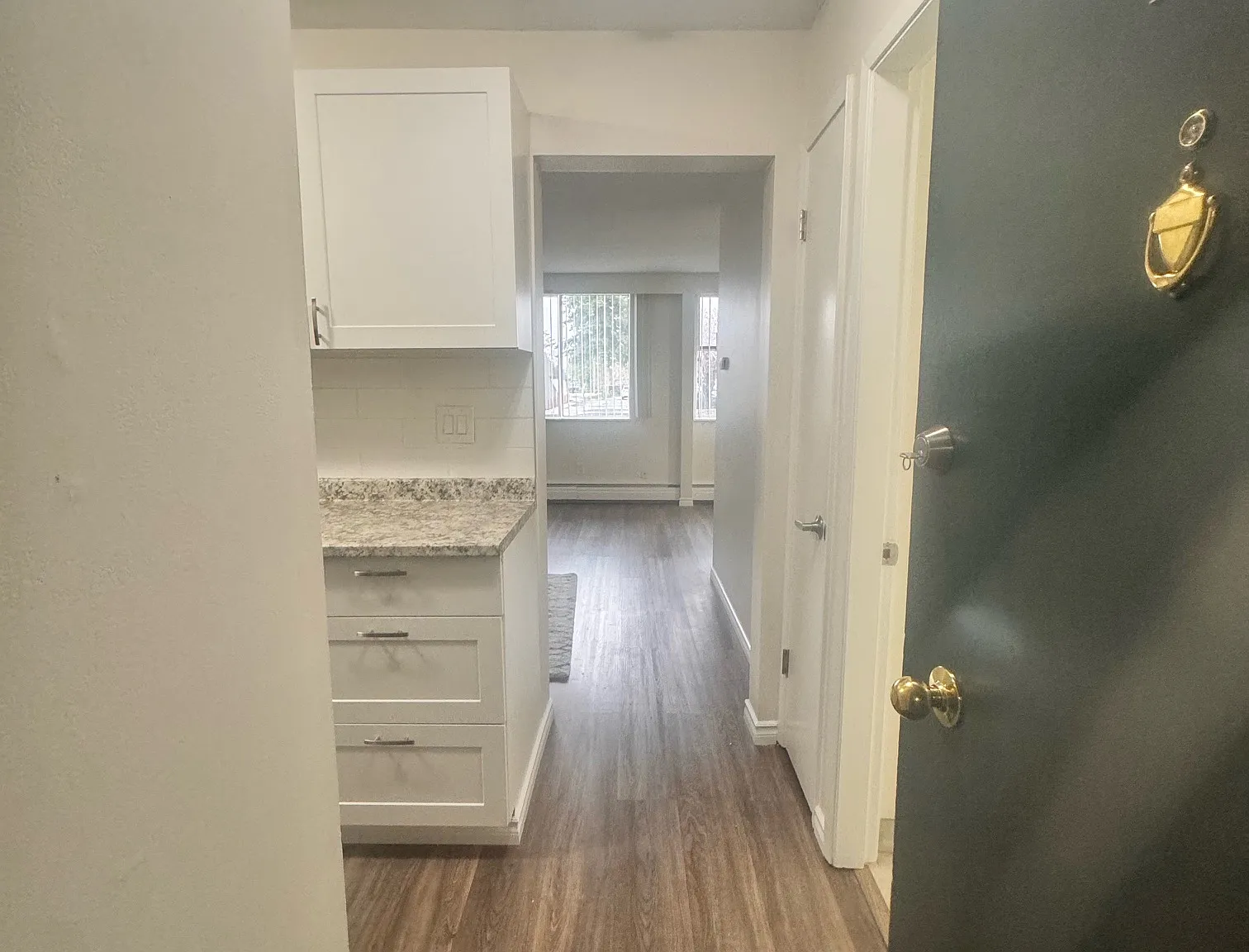 Lakeside Court — Photo 1