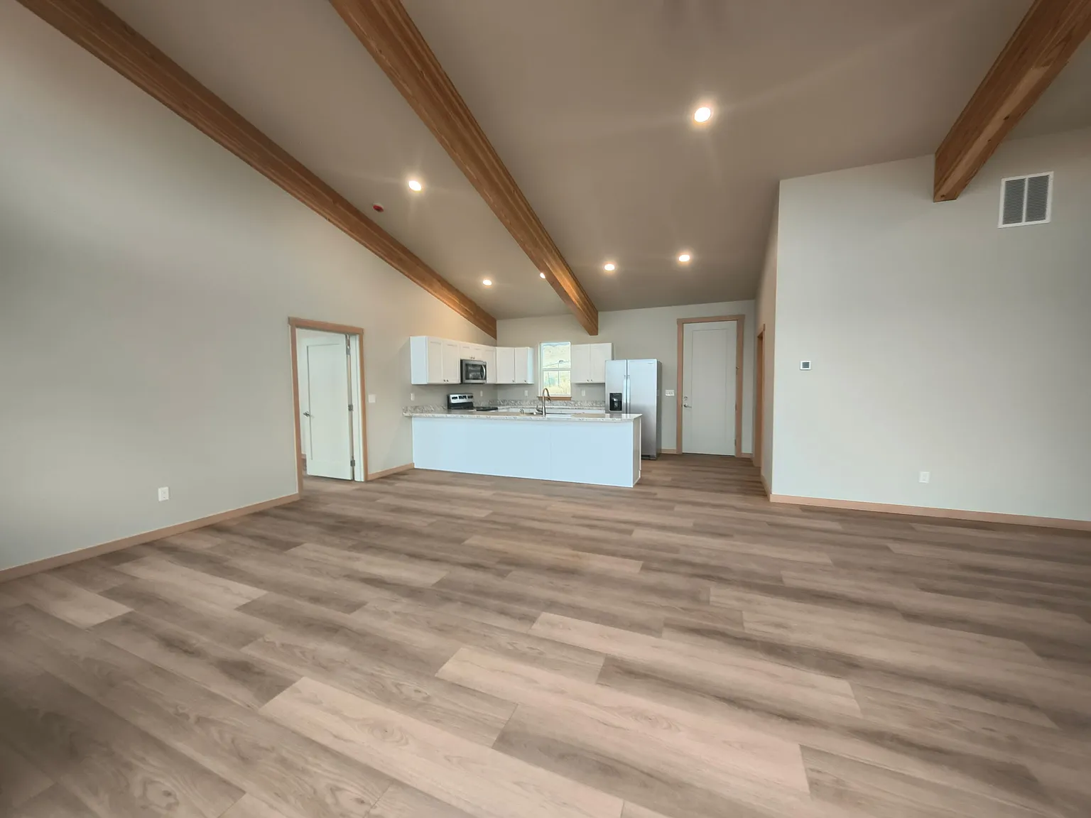 2 bed, 2000 sqft, $2,150 — Photo 2