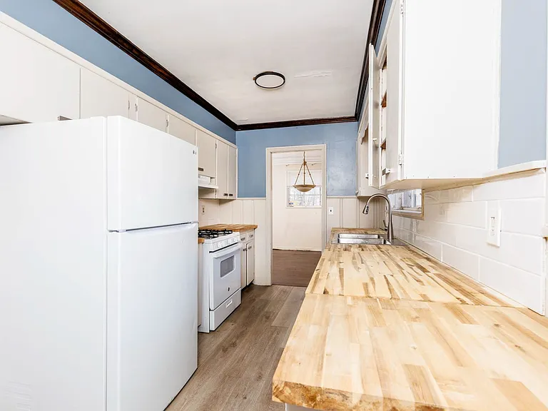 4329 Harmon St — Photo 10