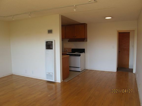 3rd image of 246 Bicknell Ave #4