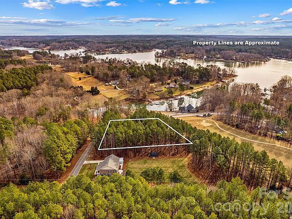 2nd image of 114 Dayvault Cut Rd #2
