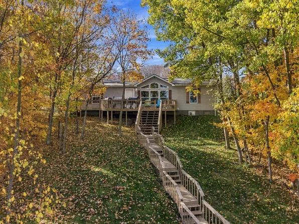 39664 Cross Point Ln, Pelican Rapids, MN 56572