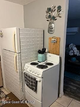 5th image of 211 Circle Dr APT 6