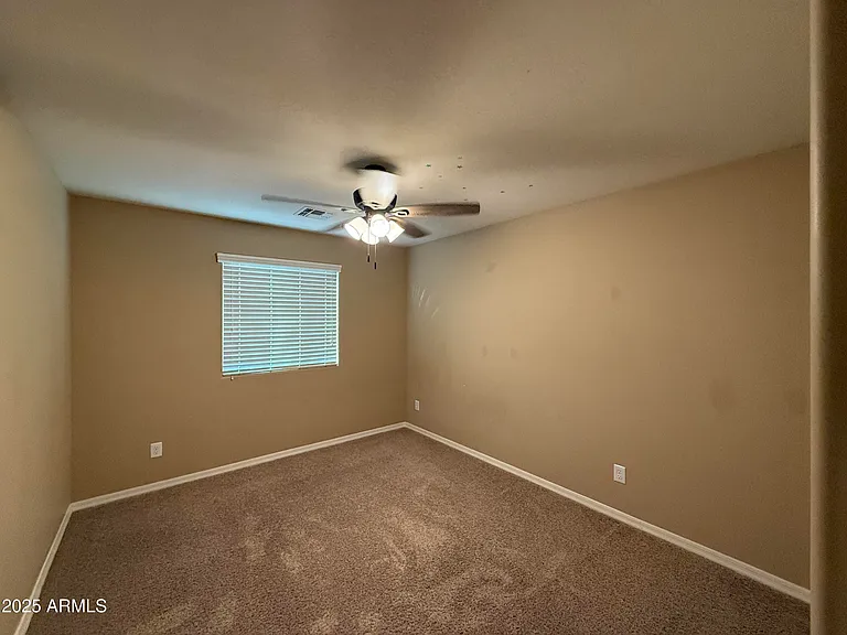 4050 E Oakland St — Photo 19