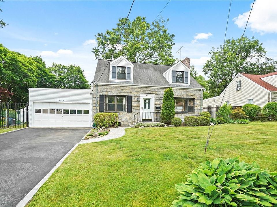 1st image of 61 Lytton Avenue