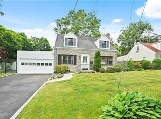 61 Lytton Ave, Hartsdale, NY 10530